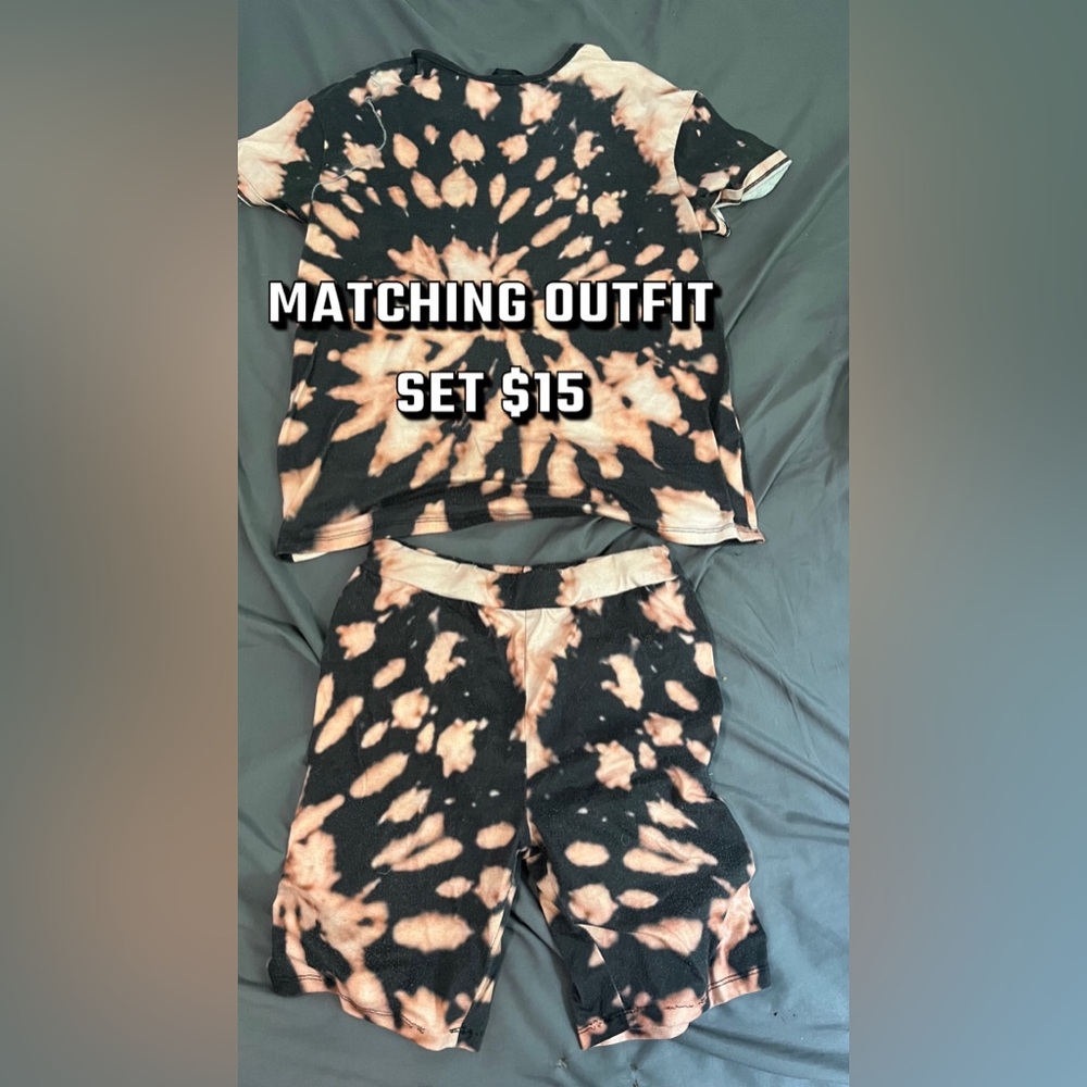 Has basic wear and tear, but there’s no holes or rips. Good condition